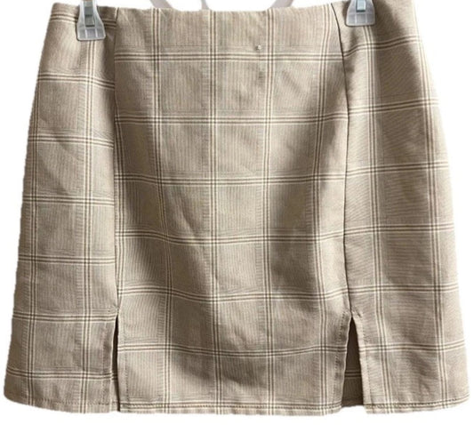 Nasty Gal Beige White Check Plaid Split Hem Mini Skirt Size 2 Back zipper